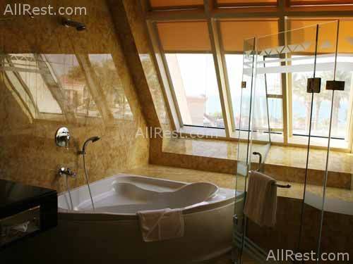 Al Raha Beach Hotel 12
